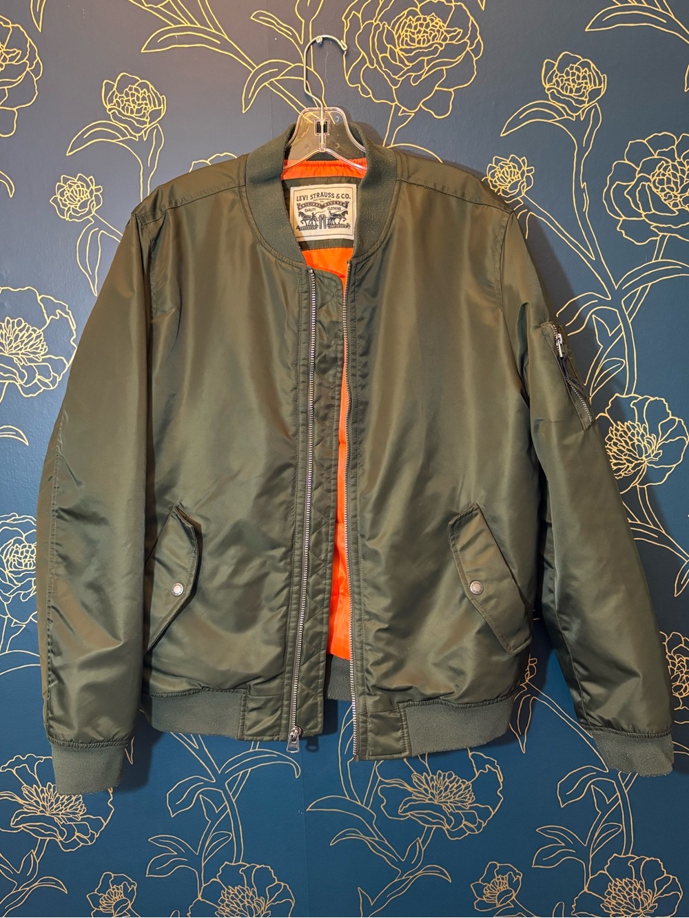 LEVIS olive green BOMBER JACKET nylon Mens medium / women’s L